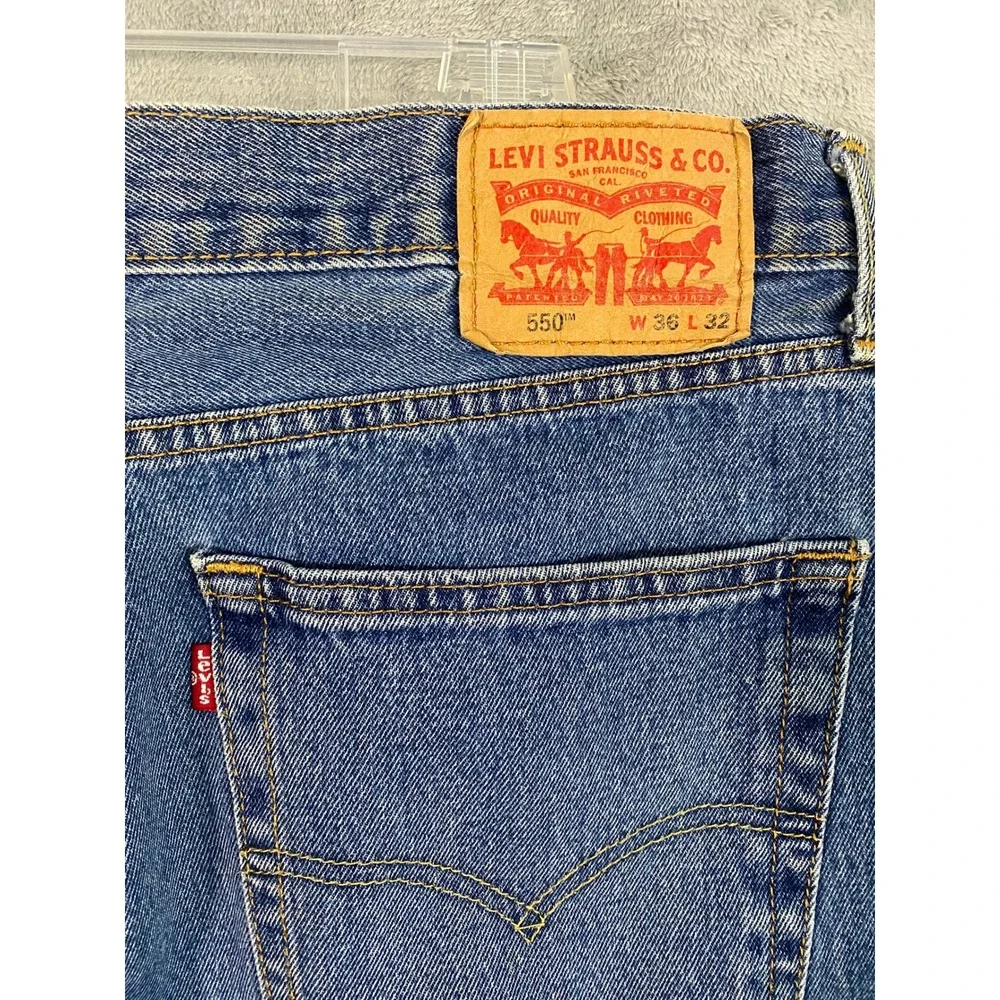 Levi's Jeans Mens 36x32 Blue 550 Relaxed Fit Tapered Leg Medium Wash Denim